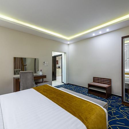 The Palace Hotel Suites Khamis Mushait Exterior photo